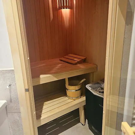App 9 Penthouse 