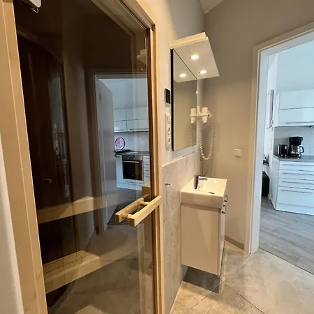 App 9 Penthouse 