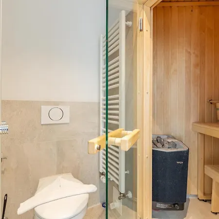App 9 Penthouse 