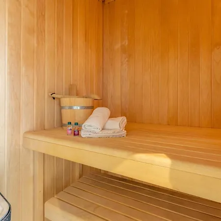 App 9 Penthouse 