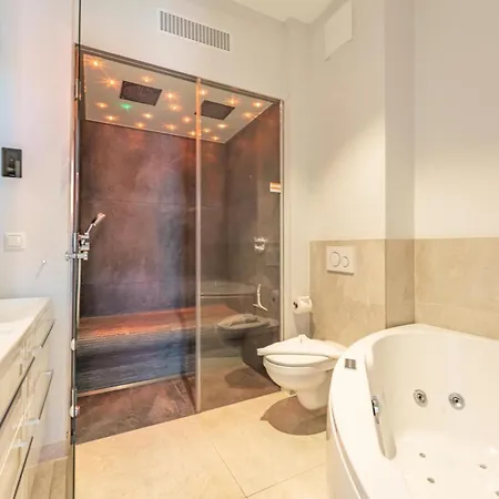 App 9 Penthouse 