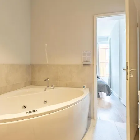 App 9 Penthouse 